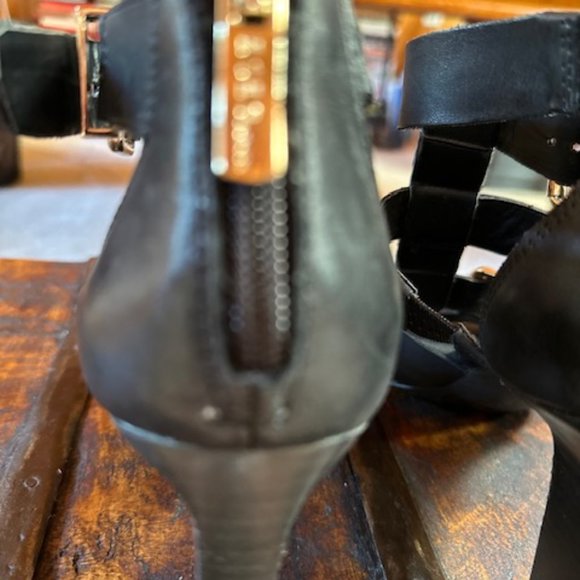 BCBGENERATION Generation Black Fizzy City Strappy Sandals – 7 - Picture 10 of 16